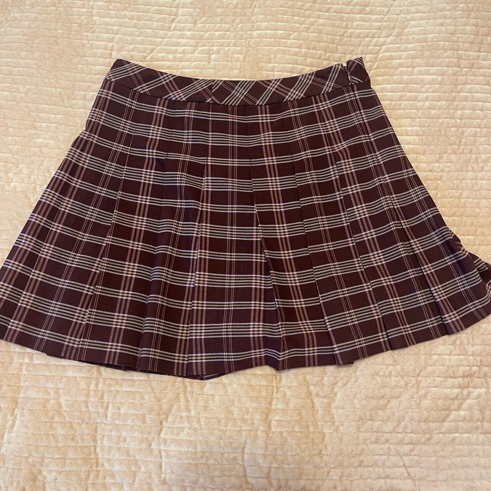 Plaid Pleated Mini Skirt in Burgundy and White
